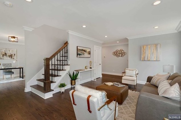 27 Sand Rd, Westwood NJ  07675-2417 exterior