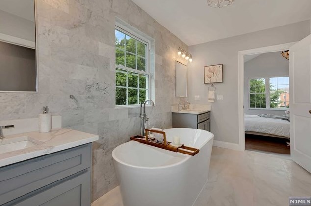 27 Sand Rd, Westwood NJ  07675-2417 exterior