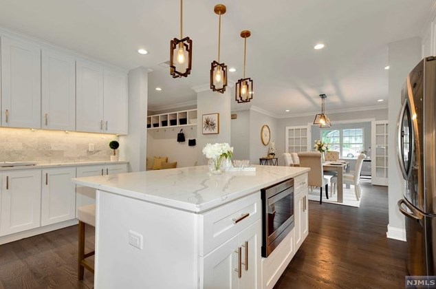 27 Sand Rd, Westwood NJ  07675-2417 exterior
