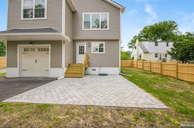 27 Sand Rd, Westwood NJ  07675-2417 exterior