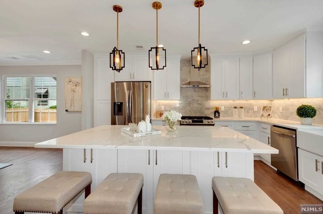 27 Sand Rd, Westwood NJ  07675-2417 exterior
