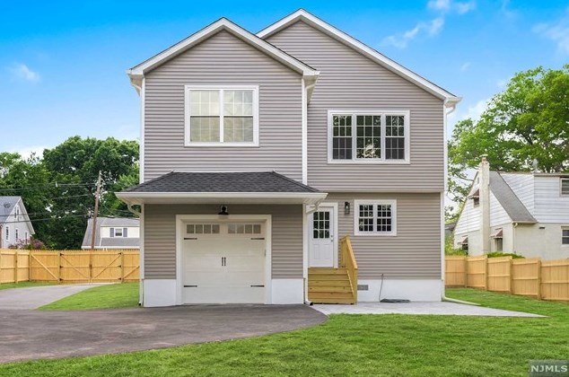 27 Sand Rd, Westwood NJ  07675-2417 exterior