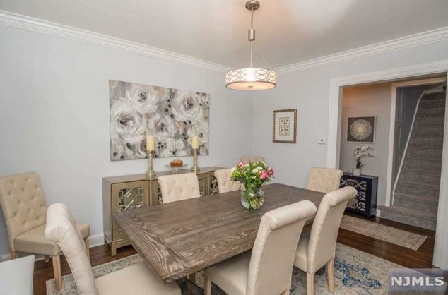 372 Dartmouth St, Wyckoff, NJ 07481-3152