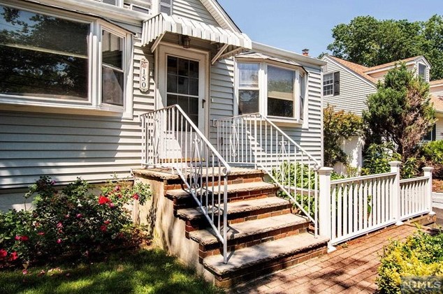 150 Jackson Ave, Westwood, NJ 07676-4718