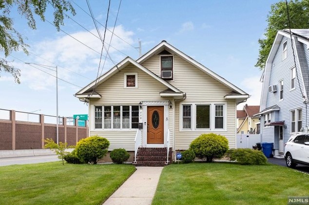448 Lincoln Ave, Rutherford, NJ 07070-2720