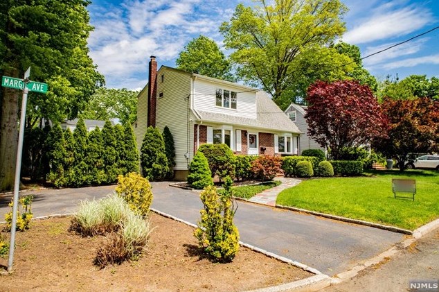 51 Margie Ave, Cresskill, NJ 07626