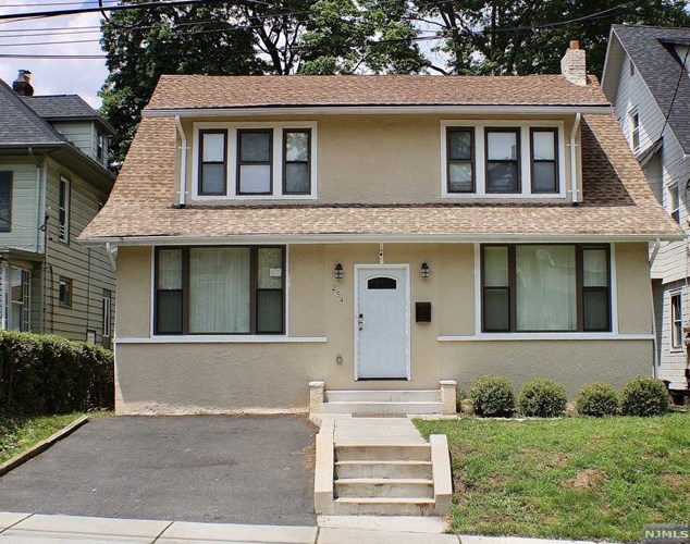 254 Summit Ave, Bogota, NJ 07603