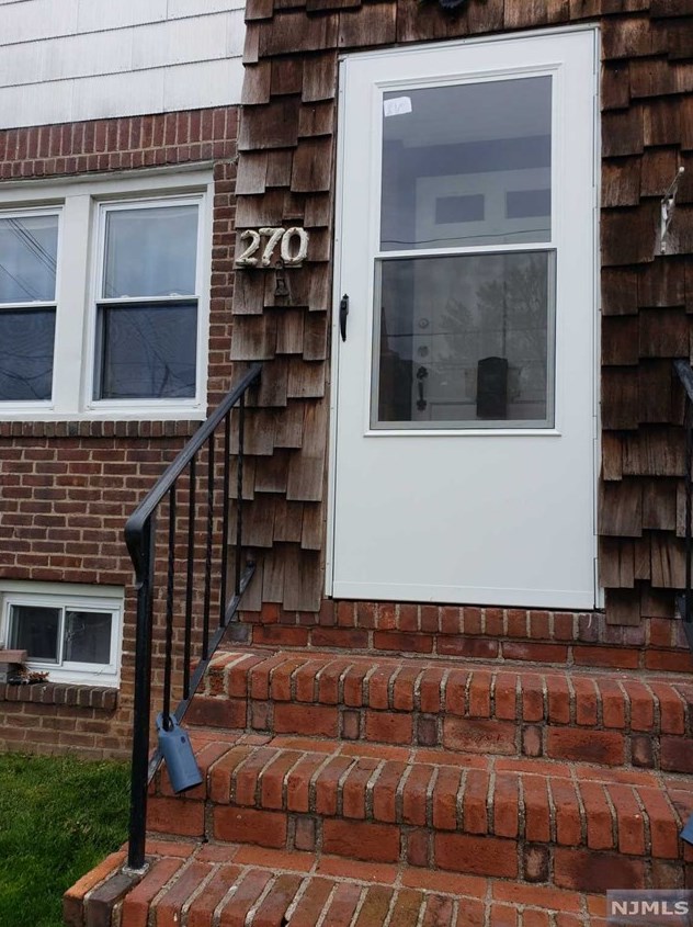270 Pleasant Pl, Teaneck, NJ 07666