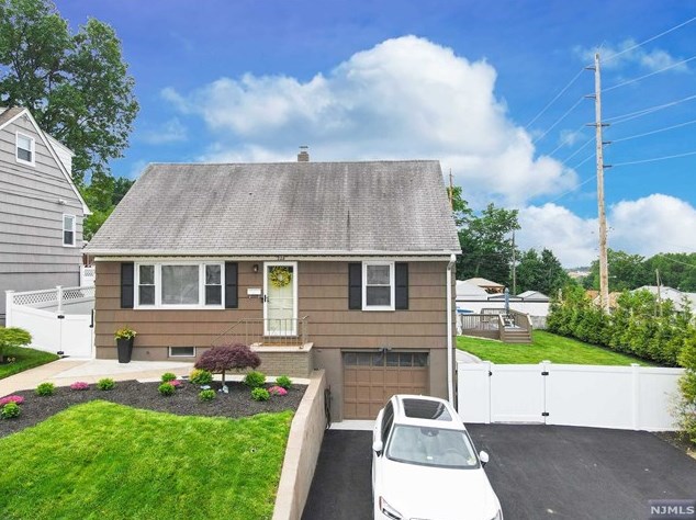 228 Marlboro Rd, Wood-Ridge, NJ 07075