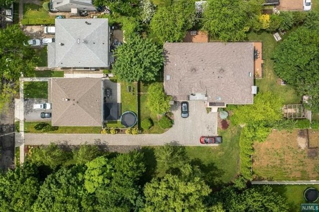 739 Day Ave, Ridgefield, NJ 07657