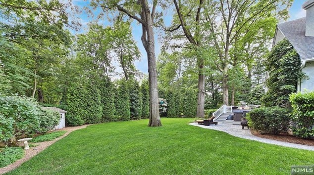 497 Crankshaw Pl, Wyckoff, NJ 07481-1016