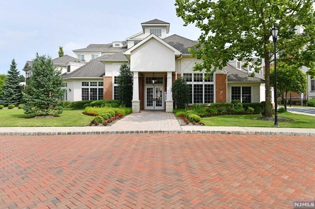 3303 The Plz, Tenafly, NJ 07670