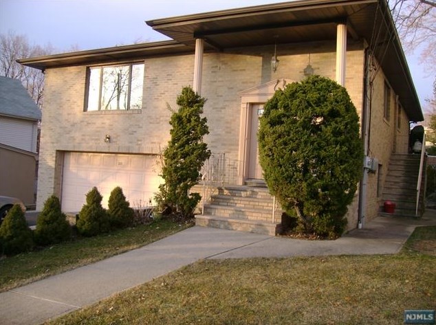 223 E Central Blvd, Palisades Park, NJ 07650