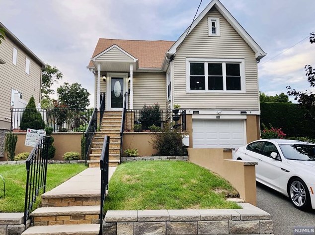 253 Pierrepont Ave, Rutherford, NJ 07070-2533