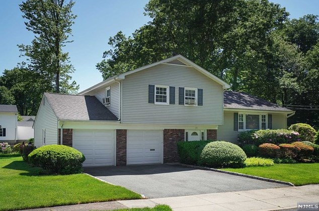 29 Powell Rd, Emerson, NJ 07630