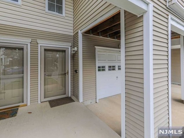 51 Collura Ln, Clifton, NJ 07012-1662