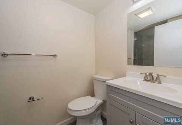 111 Washington Ave, West Fort Lee NJ  07024-3502 exterior