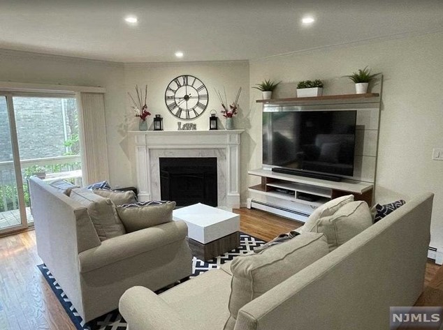 111 Washington Ave, West Fort Lee, NJ 07024-3502