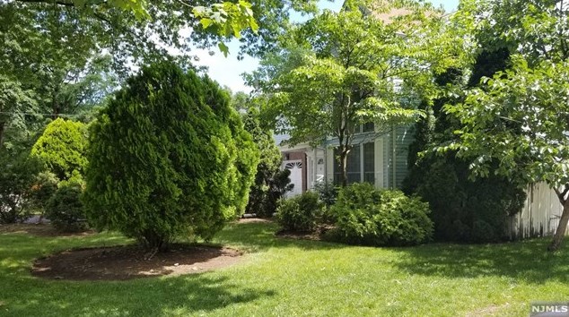 266 Grand St, N Milford, NJ 07646
