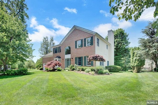 22 Eagle Ridge, Montvale, NJ 07645