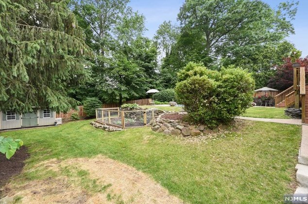 51 Fairhaven Dr, Hillsdale NJ  07642-1127 exterior