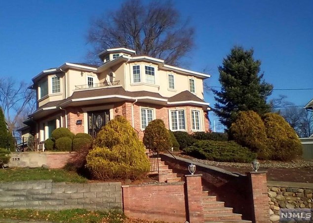 235 Berkshire Rd, Hasbrouck Heights, NJ 07604