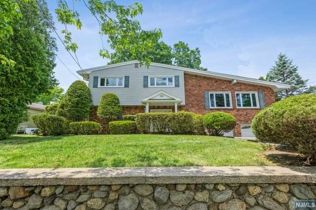 291 Kinderkamack Rd, Hillsdale, NJ 07642-2214