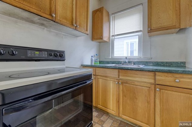 41 High St, Clifton NJ 07014-1235 exterior