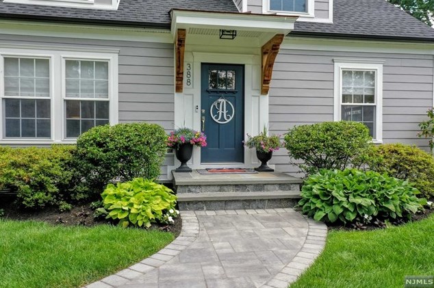 388 Cornell St, Wyckoff, NJ 07481-3155