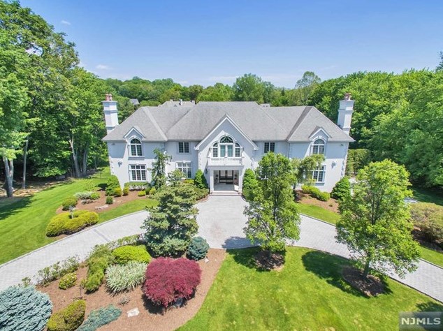 46 W Wildwood Rd, Upper Saddle River, NJ 07458