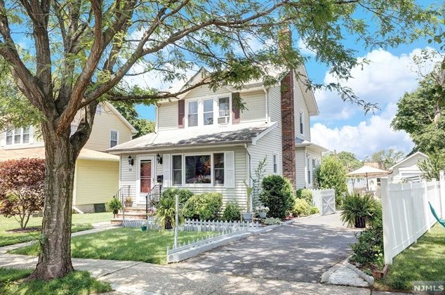 51 Pine St, Bogota, NJ 07603