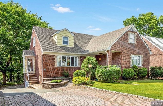 28 Entwistle Ave, Nutley, NJ 07110-3210