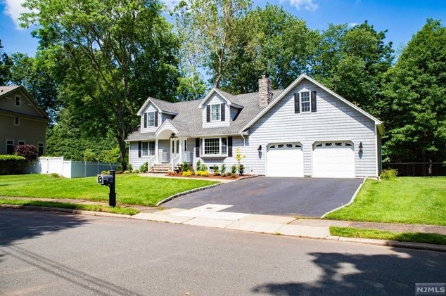 19 Lachmund Ct, Westwood, NJ 07675-7252