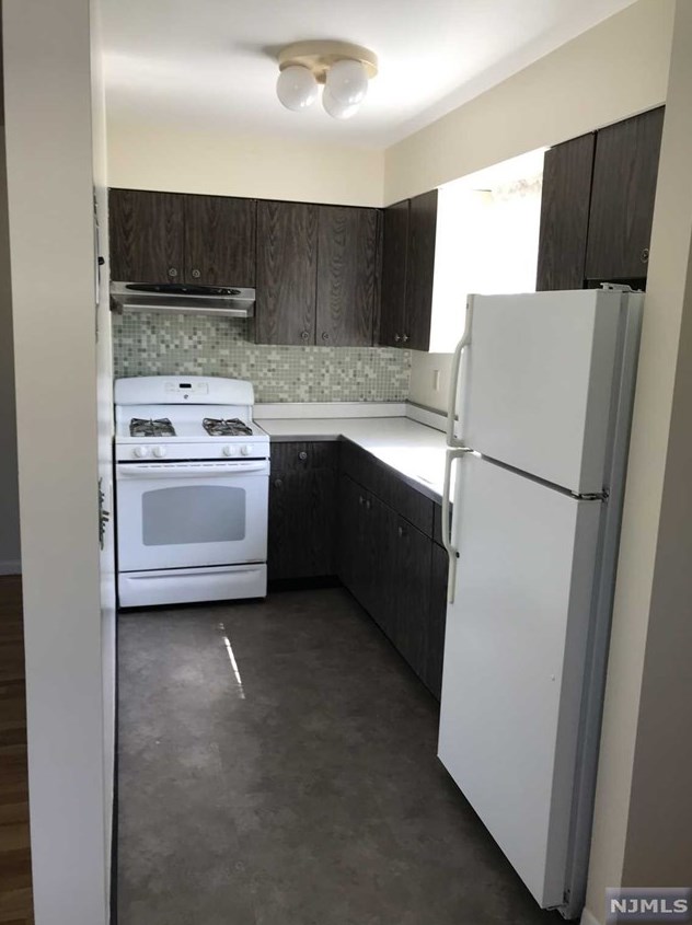 32 E Quackenbush Ave #6, Dumont, NJ 07628
