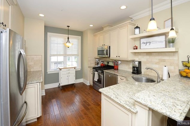 1 Glen Rock Square #c5, Ridgewood, NJ 07452