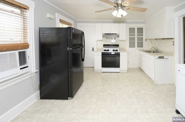 88 Passaic Ave, Paterson NJ  07506-1406 exterior