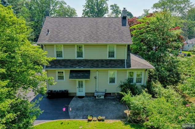 85 Pascack Rd, Hillsdale NJ  07642-1300 exterior