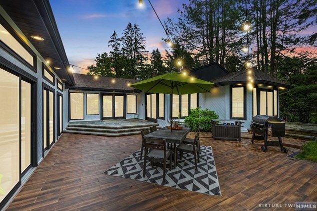 329 Queens Ct, Ridgewood, NJ 07450