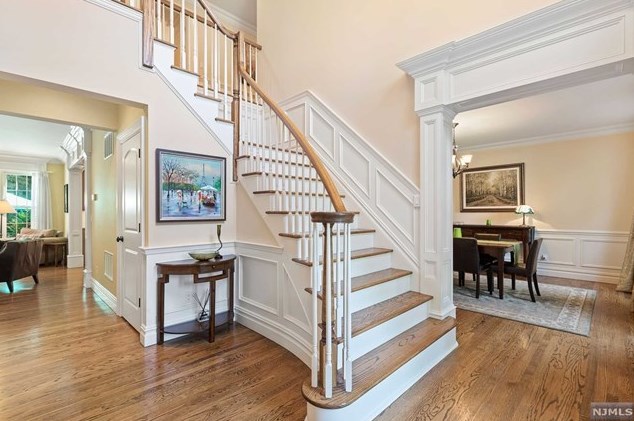 60 Linwood Ave, Midland Pk, NJ 07432-1408