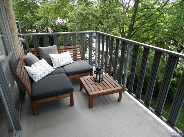 530 Valley Rd #4n, Montclair, NJ 07043
