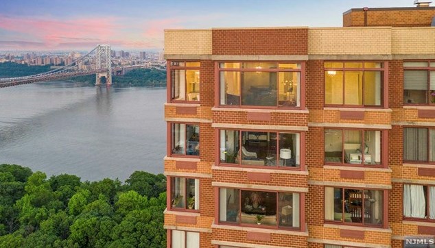 100 Old Palisade Rd, West Fort Lee NJ  07024-7064 exterior