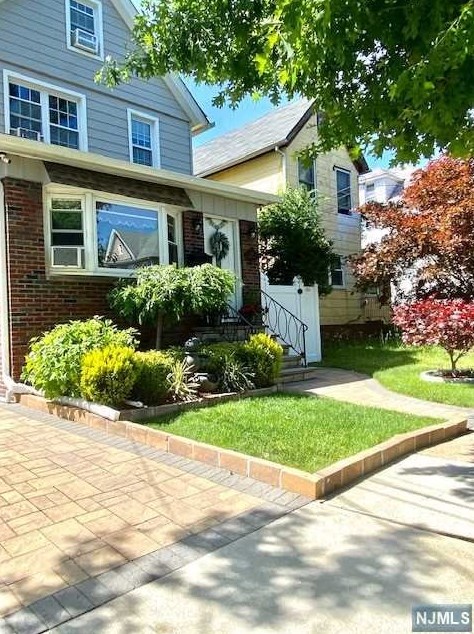 92 Laurel St, Ridgefield Park, NJ 07660