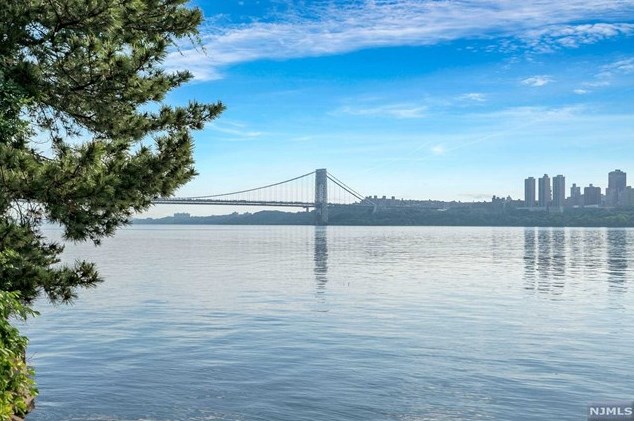 1055 River Rd #713, Edgewater, NJ 07020