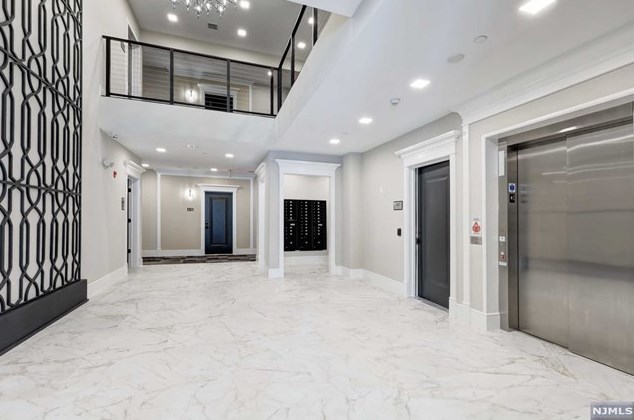 305 Patterson St #212, Hillsdale, NJ 07642