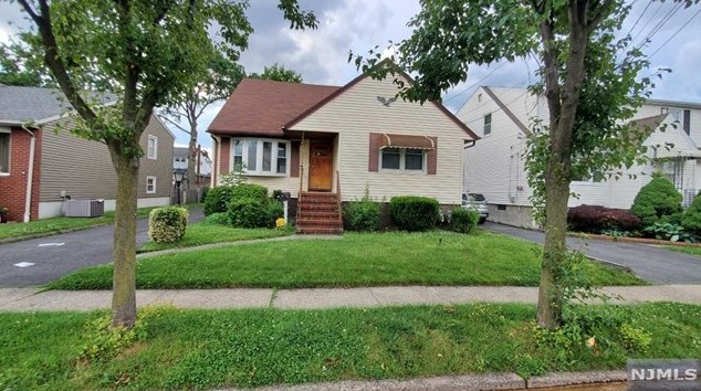 211 Banta Ave, Outwater, NJ 07026