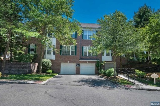 1306 Four Seasons Dr, Wayne, NJ 07470-1953