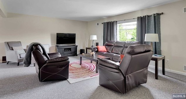 222 Grove St #1, Lodi, NJ 07644