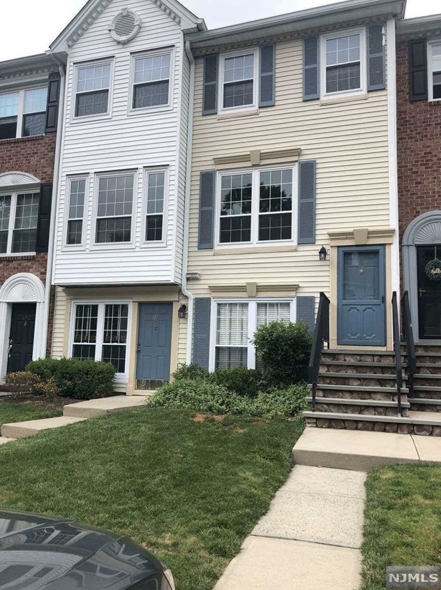 690 Plum Terrace, Mahwah, NJ 07430