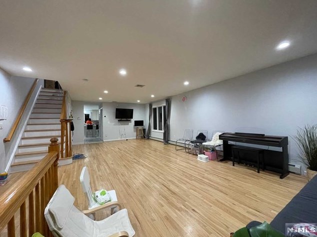 711 Jefferson Ave, Cliffside Park, NJ 07010-2011