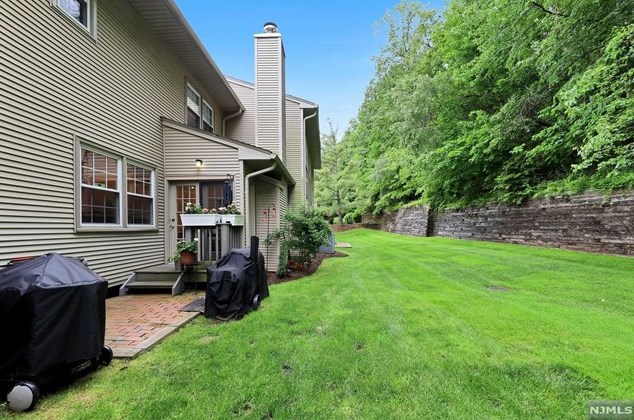 32 Allison Way, Emerson, NJ 07630-1829